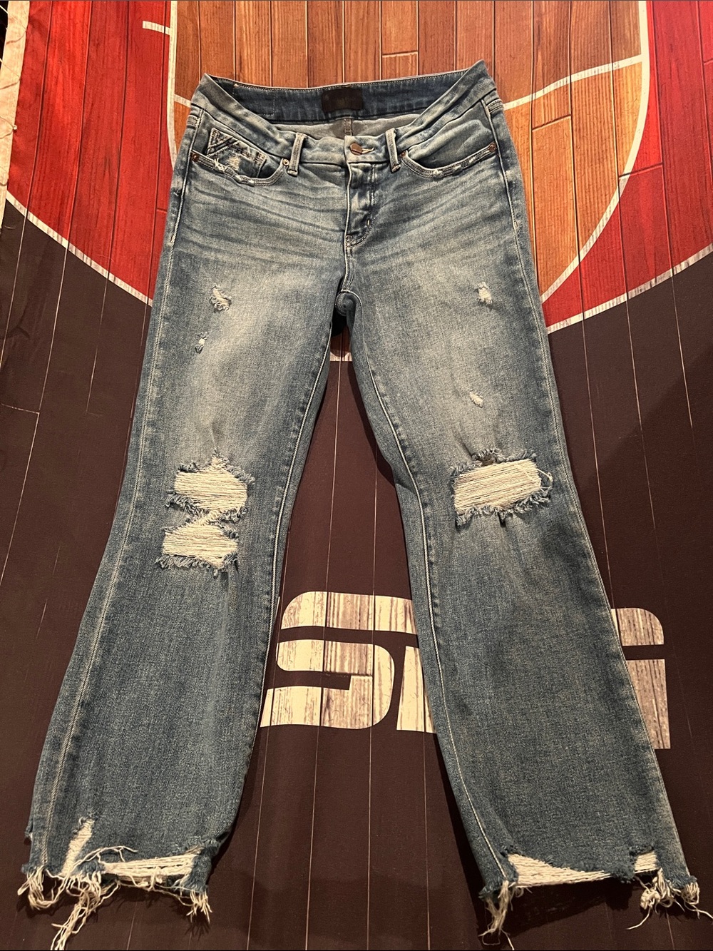 Buckle Distressed Light Blue Cropped Jeans